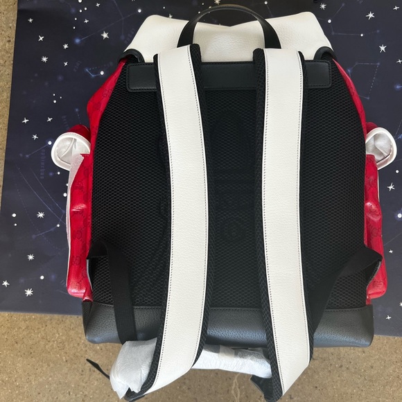 Adidas x Gucci collection, this backpack features the Gucci Trefoil print. - Picture 5 of 8